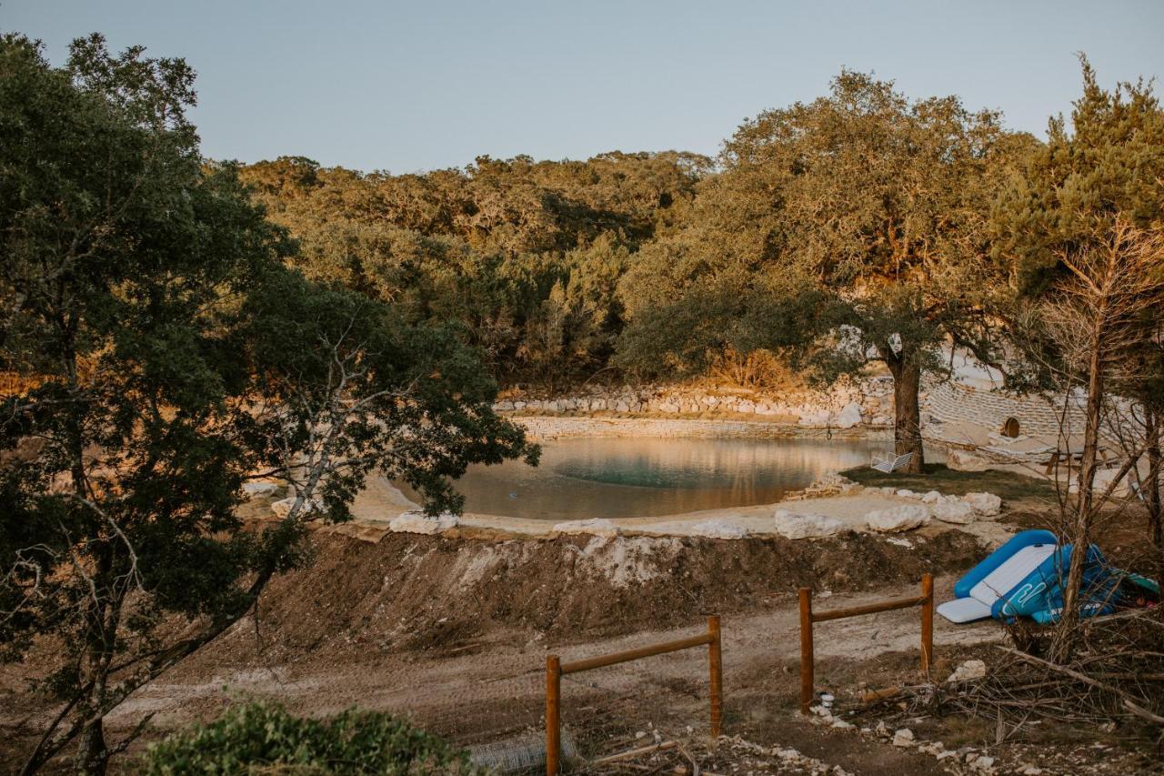 Hummingbird Haus - Hill Country Views On 20 Acres With Firepit Villa Spring Branch ภายนอก รูปภาพ