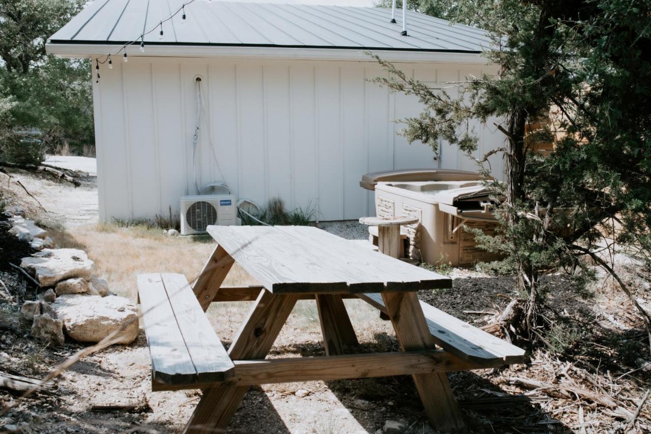 Hummingbird Haus - Hill Country Views On 20 Acres With Firepit Villa Spring Branch ภายนอก รูปภาพ